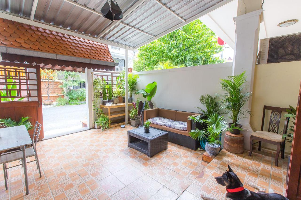 Hotel The Little Siri Chiang Mai Exterior foto